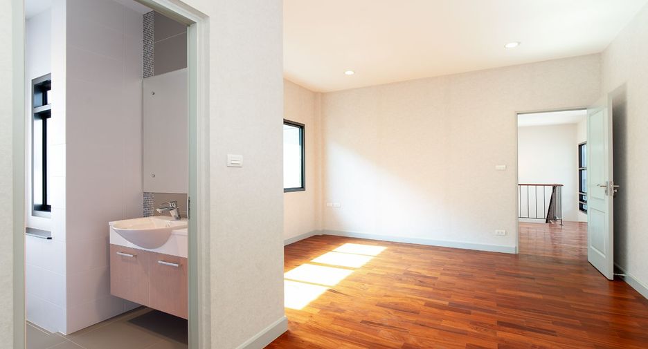 Casa en venta de 4 habitaciones en Bang Bon, Bangkok