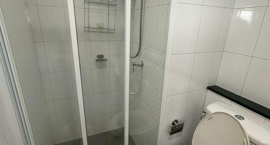For rent 1 bed condo in Mueang Samut Prakan, Samut Prakan