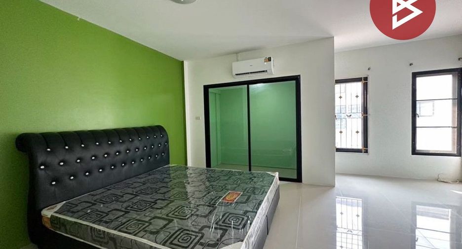 For sale 3 bedrooms townhouse in Mueang Chon Buri, Chonburi