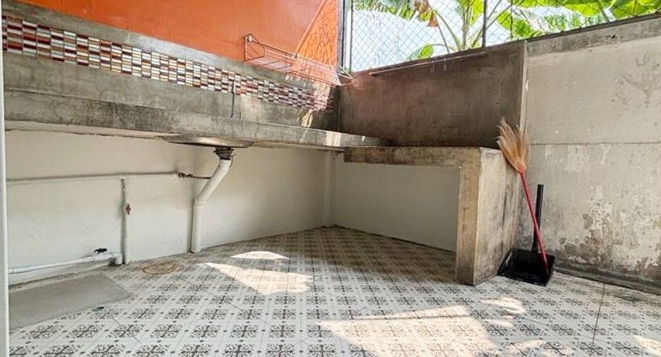 For sale 3 bedrooms townhouse in Mueang Chon Buri, Chonburi