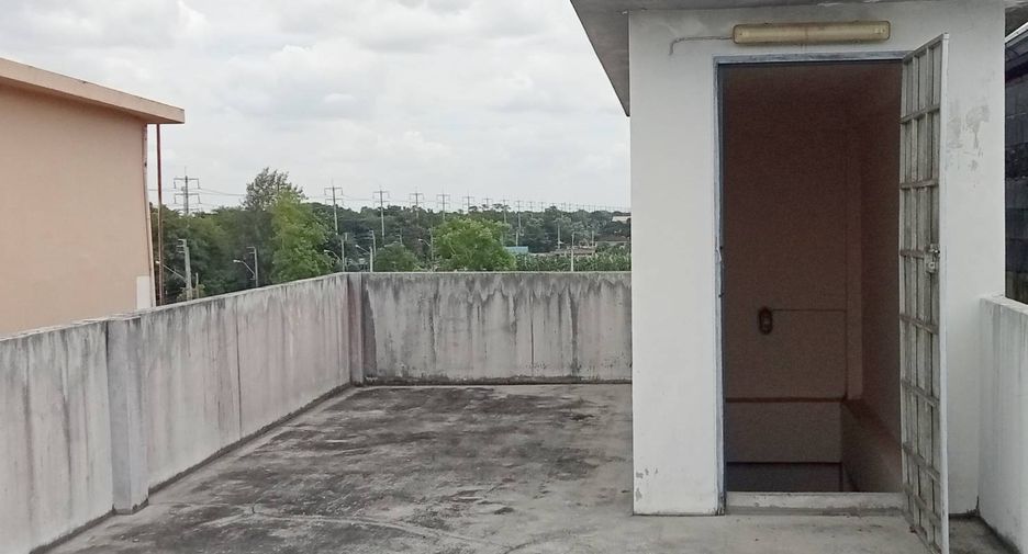 For sale 2 bedrooms retail Space in Nong Chok, Bangkok