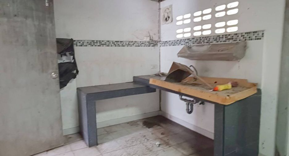 For sale 2 bedrooms retail Space in Nong Chok, Bangkok