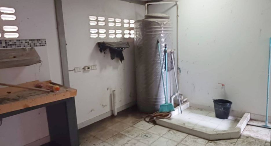 For sale 2 bedrooms retail Space in Nong Chok, Bangkok