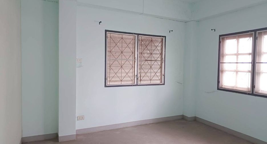 For sale 2 bedrooms retail Space in Nong Chok, Bangkok