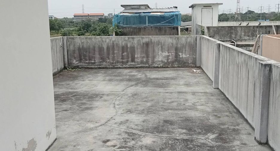 For sale 2 bedrooms retail Space in Nong Chok, Bangkok