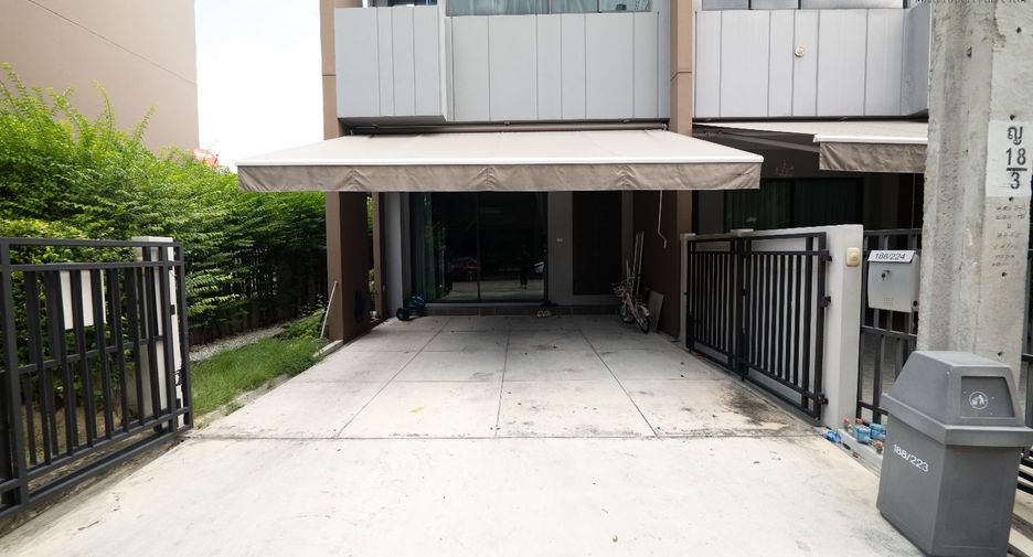 For sale 3 bedrooms townhouse in Bang Kruai, Nonthaburi