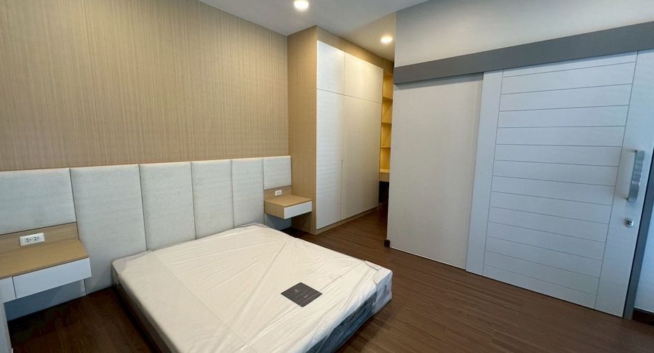 Аренда 5 спальни дом в Bang Phli, Самутпракан