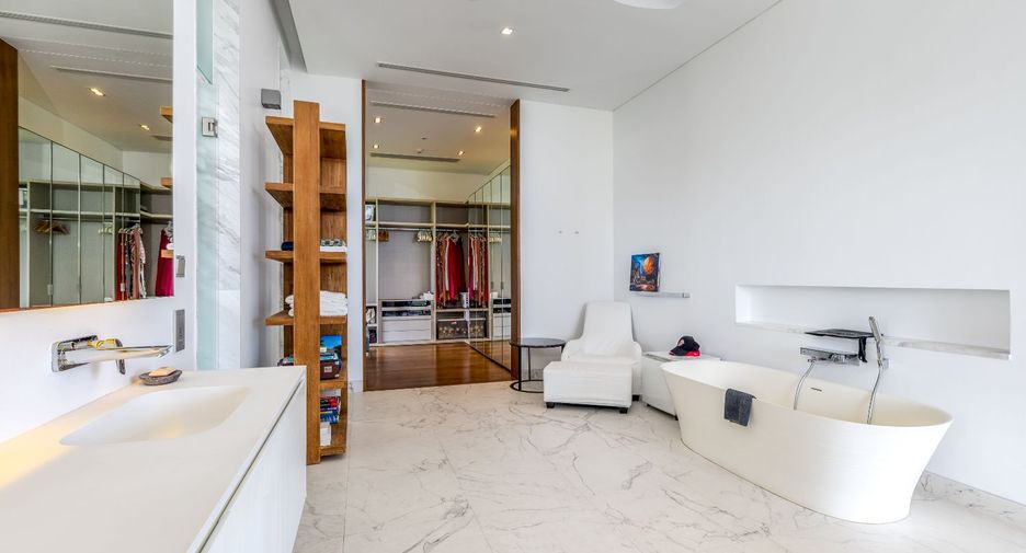 For sale 4 bedrooms condo in Thalang, Phuket