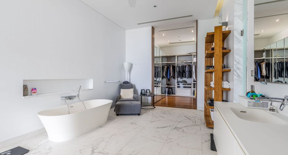 For sale 4 bedrooms condo in Thalang, Phuket