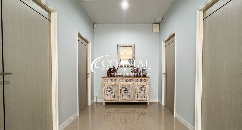 For sale 4 bedrooms house in Bang Lamung, Chonburi