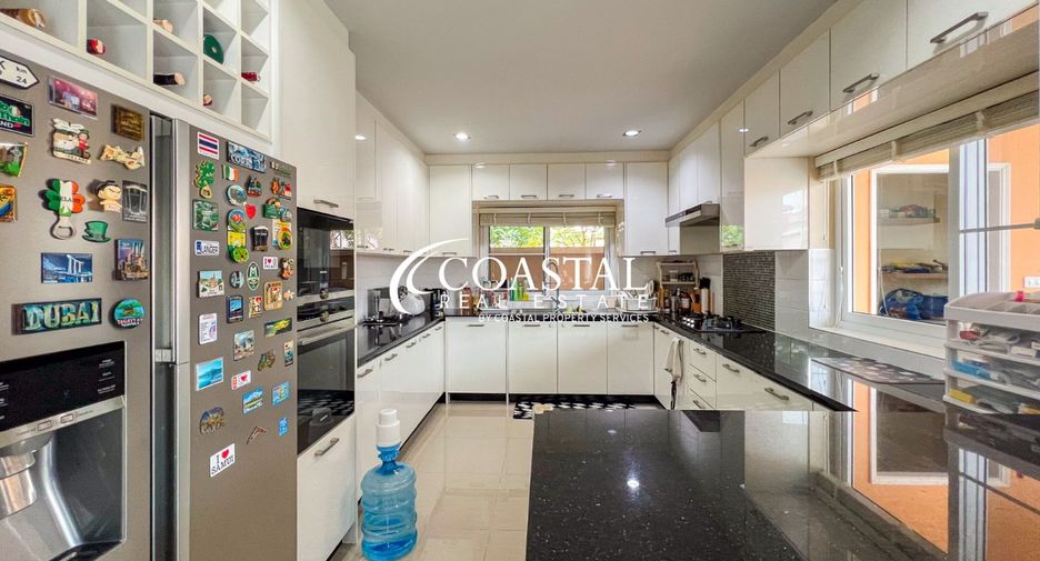 For sale 4 bedrooms house in Bang Lamung, Chonburi