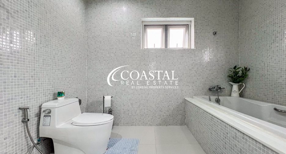 For sale 4 bedrooms house in Bang Lamung, Chonburi