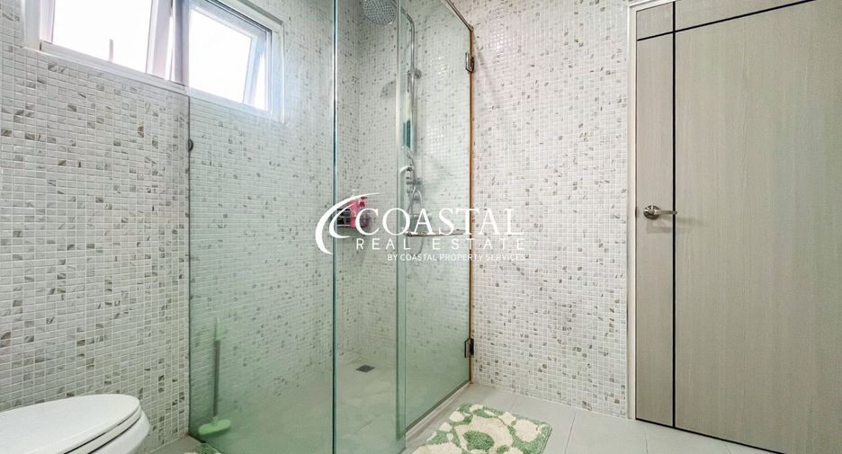 For sale 4 bedrooms house in Bang Lamung, Chonburi