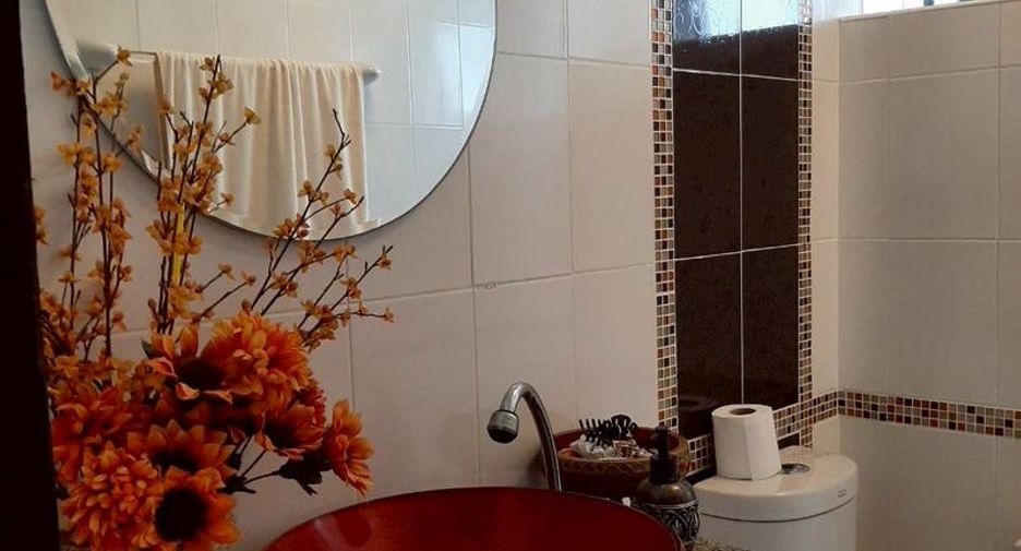 For rent 3 bedrooms house in Saraphi, Chiang Mai