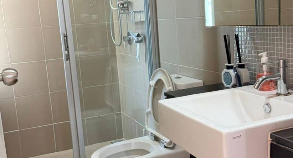 For sale 2 bedrooms condo in Huai Khwang, Bangkok