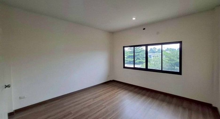 Gewerbefläche zum Kauf mit 3 Zimmer in Mueang Khon Kaen, Khon Kaen