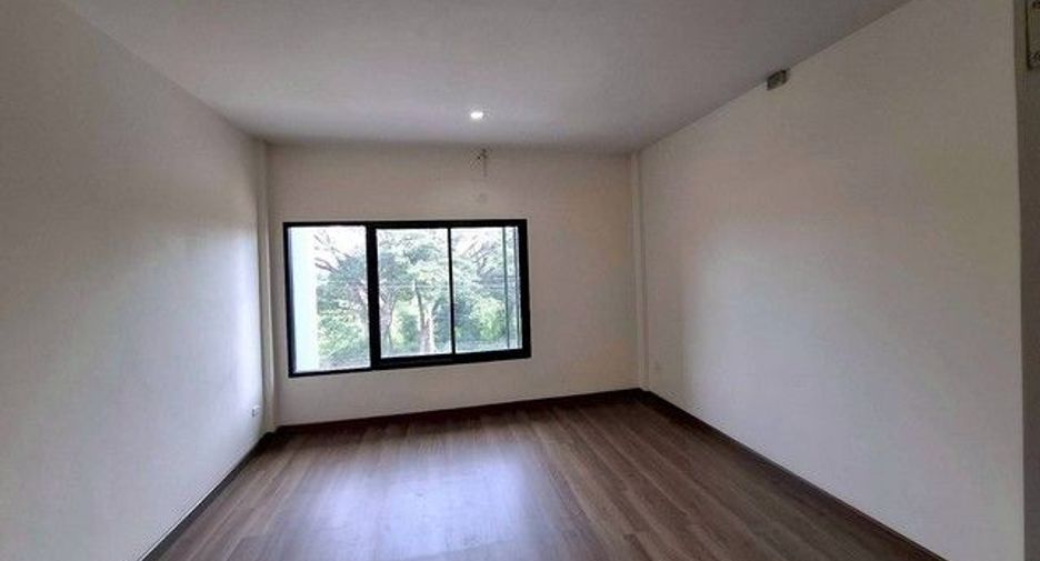 Gewerbefläche zum Kauf mit 3 Zimmer in Mueang Khon Kaen, Khon Kaen