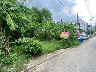 For sale land in Khan Na Yao, Bangkok