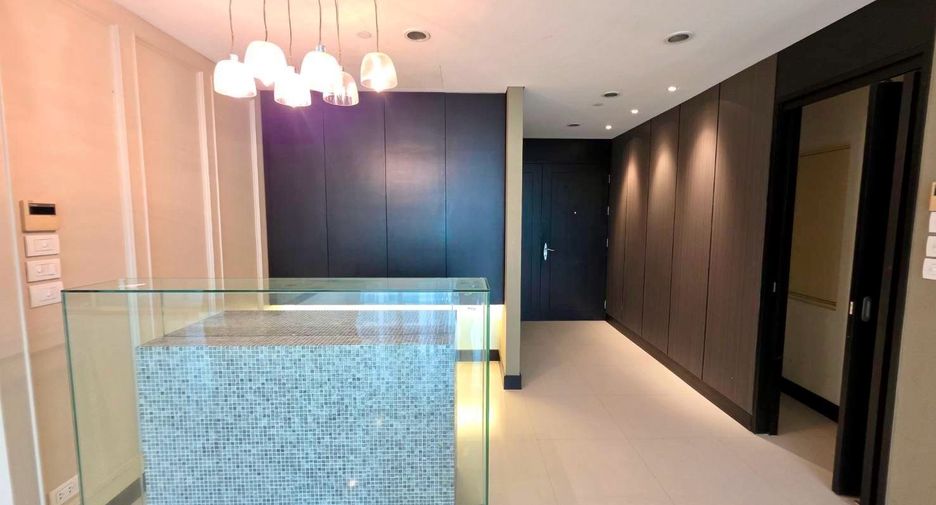 Condo en venta de 3 habitaciones en Pathum Wan, Bangkok