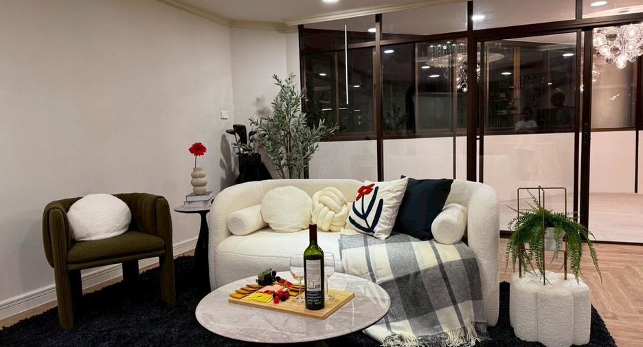 Condo en venta de 3 habitaciones en Watthana, Bangkok