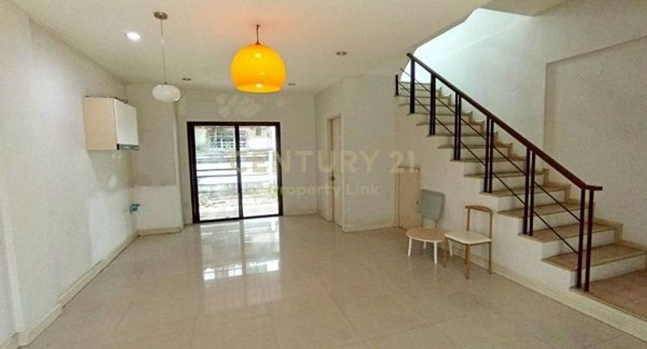 Reihenhaus zum Kauf mit 3 Zimmer in Wang Thonglang, Bangkok
