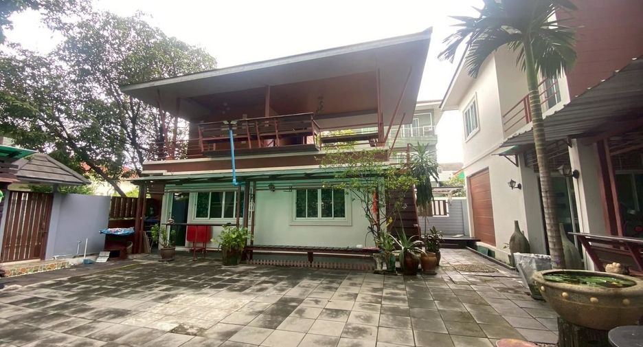 For sale 5 bedrooms house in Pak Kret, Nonthaburi