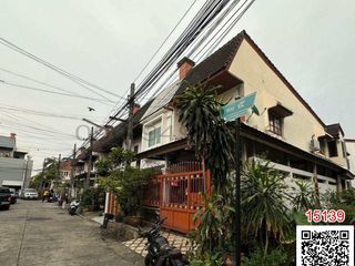 For rent 2 ベッドルーム townhouse in Lat Phrao, Bangkok