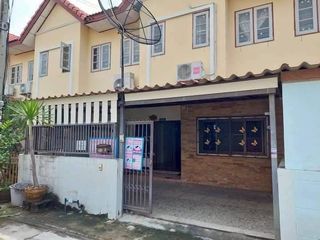 For sale 3 bedrooms townhouse in Phutthamonthon, Nakhon Pathom