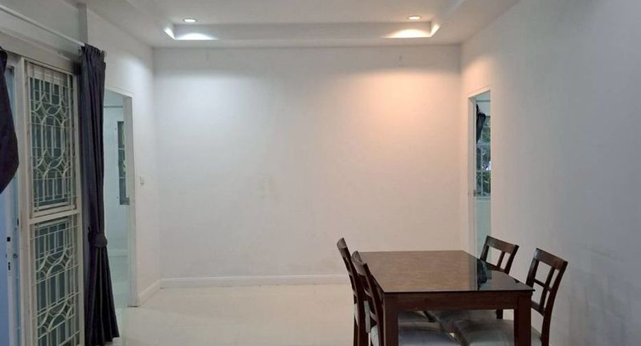 For rent 3 bedrooms house in Mueang Chiang Mai, Chiang Mai