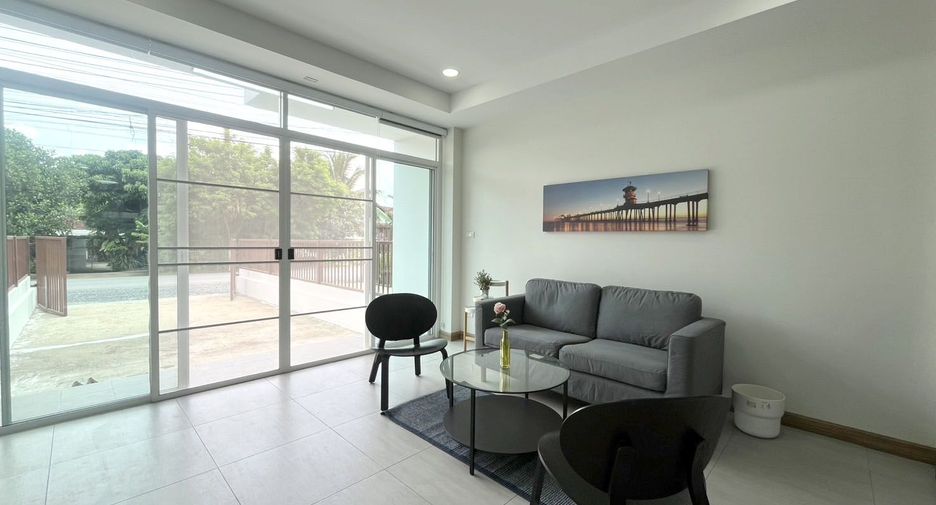 For rent 2 bedrooms townhouse in Mueang Chiang Mai, Chiang Mai