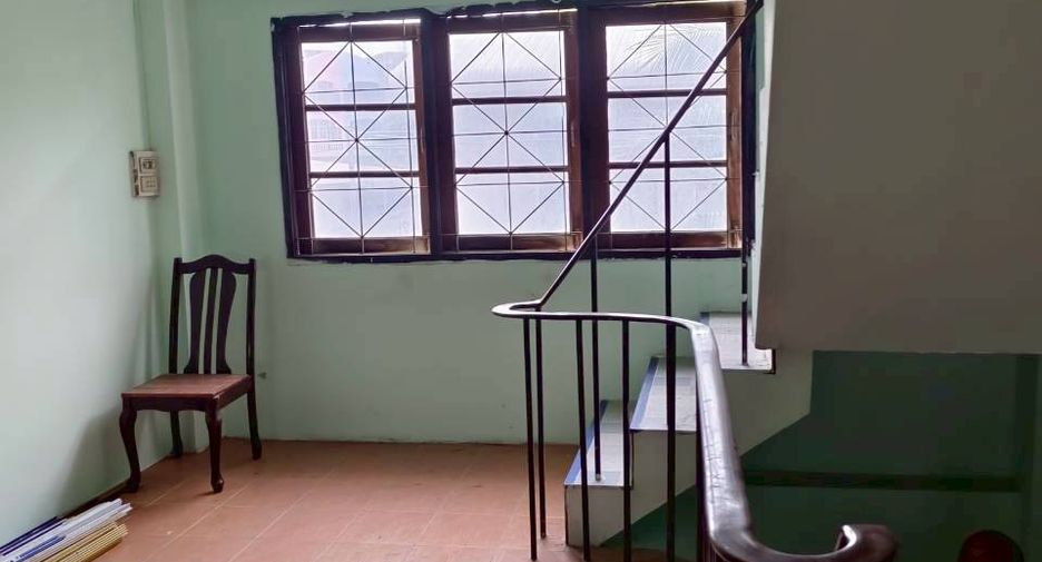 Local comercial en venta de 3 habitaciones en Mueang Nakhon Pathom, Nakhon Pathom