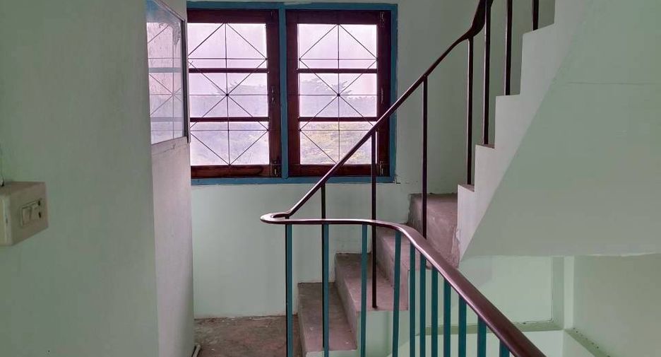 Local comercial en venta de 3 habitaciones en Mueang Nakhon Pathom, Nakhon Pathom