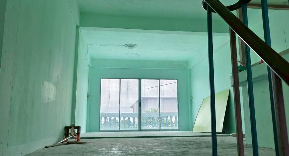 Local comercial en venta de 3 habitaciones en Mueang Nakhon Pathom, Nakhon Pathom