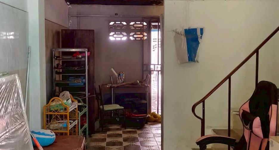 Local comercial en venta de 3 habitaciones en Mueang Nakhon Pathom, Nakhon Pathom