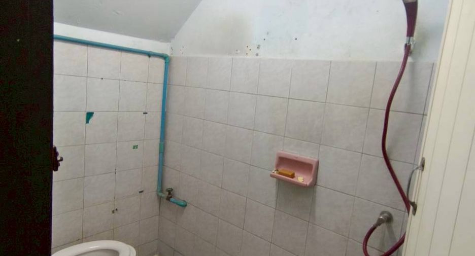 Local comercial en venta de 3 habitaciones en Mueang Nakhon Pathom, Nakhon Pathom