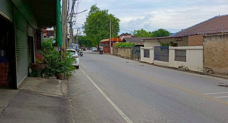 Local comercial en venta de 3 habitaciones en Mueang Nakhon Pathom, Nakhon Pathom