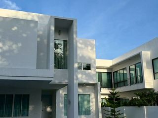 Haus zur Miete mit 5 Zimmer in Mueang Chiang Mai, Chiang Mai