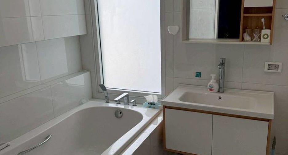 For rent 5 bedrooms house in Mueang Chiang Mai, Chiang Mai