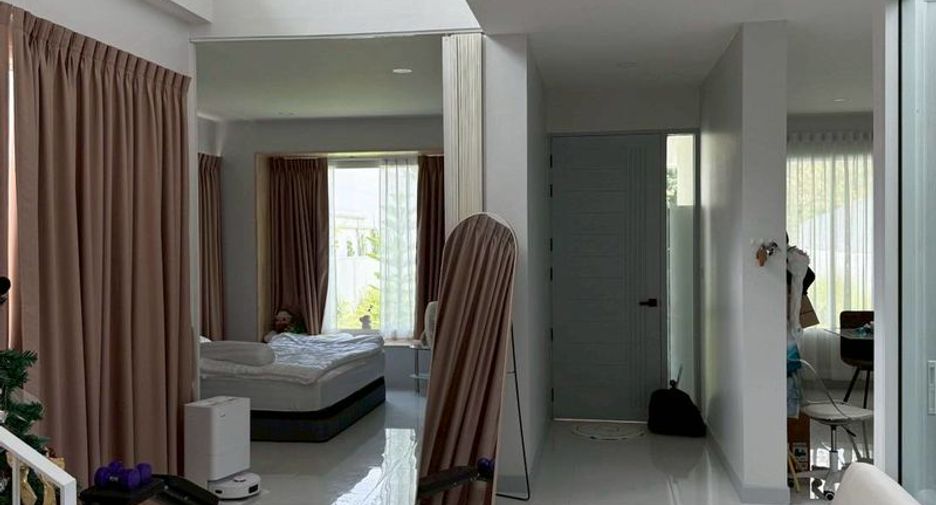 For rent 5 bedrooms house in Mueang Chiang Mai, Chiang Mai
