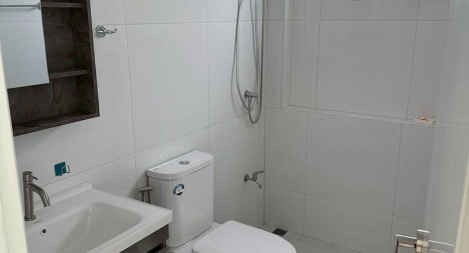 For rent 5 bedrooms house in Mueang Chiang Mai, Chiang Mai