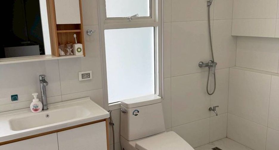 For rent 5 bedrooms house in Mueang Chiang Mai, Chiang Mai