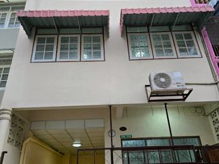 For sale 4 bedrooms townhouse in Bang Phlat, Bangkok