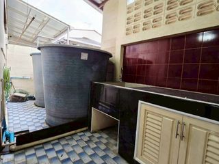 For sale 4 bedrooms townhouse in Bang Phlat, Bangkok