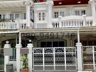 For rent 2 bedrooms townhouse in Bang Na, Bangkok