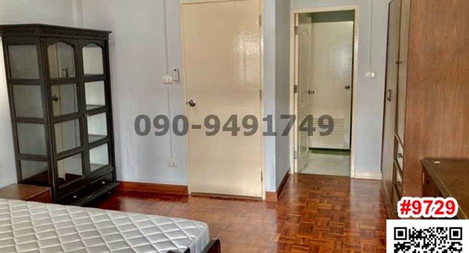 For rent 2 bedrooms townhouse in Bang Na, Bangkok