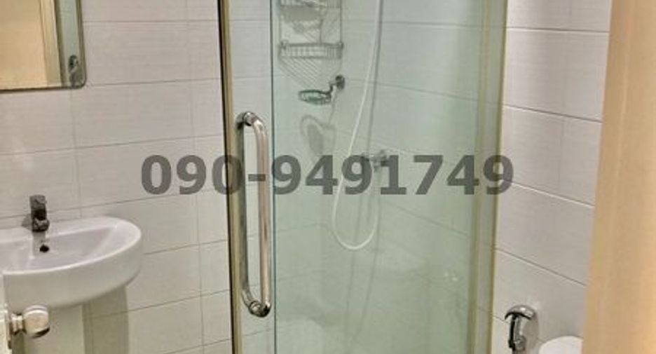 For rent 2 bedrooms townhouse in Bang Na, Bangkok