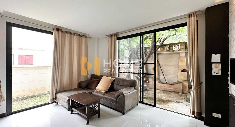 For sale 4 bedrooms house in Mueang Nonthaburi, Nonthaburi