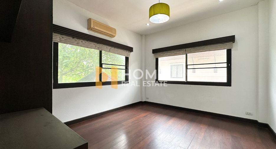 For sale 4 bedrooms house in Mueang Nonthaburi, Nonthaburi