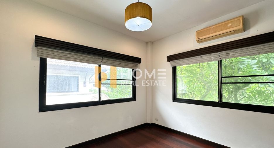 For sale 4 bedrooms house in Mueang Nonthaburi, Nonthaburi