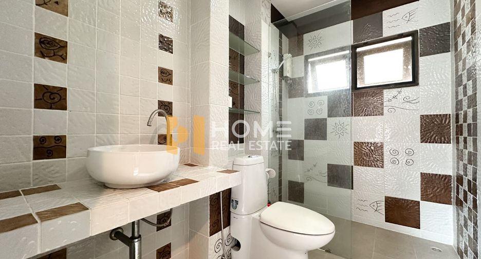 For sale 4 bedrooms house in Mueang Nonthaburi, Nonthaburi